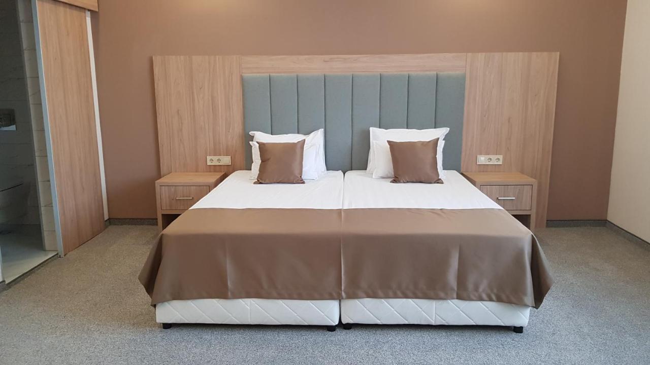 Sps Hotel Plovdiv Ngoại thất bức ảnh