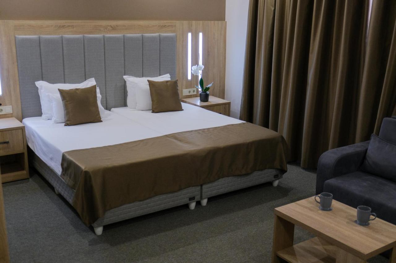 Sps Hotel Plovdiv Ngoại thất bức ảnh