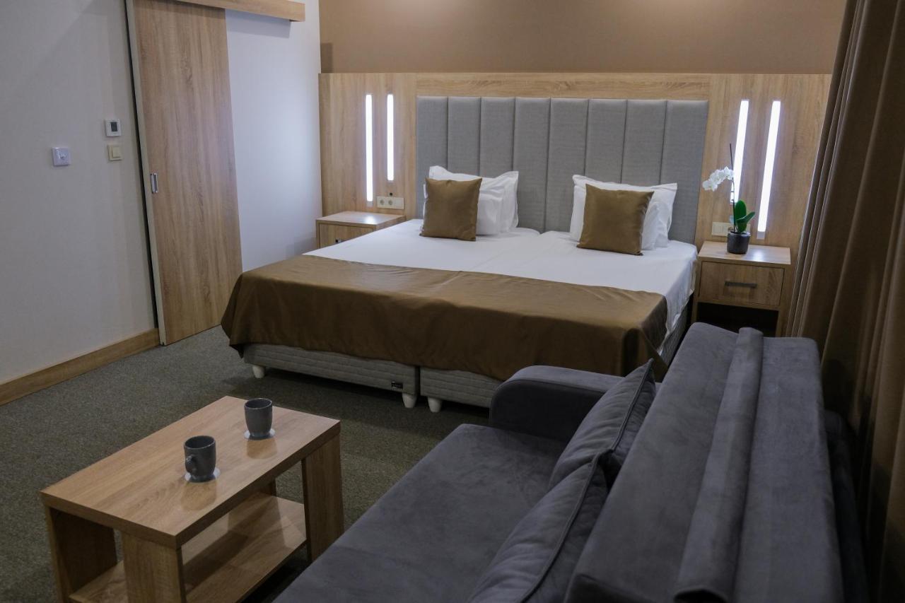 Sps Hotel Plovdiv Ngoại thất bức ảnh