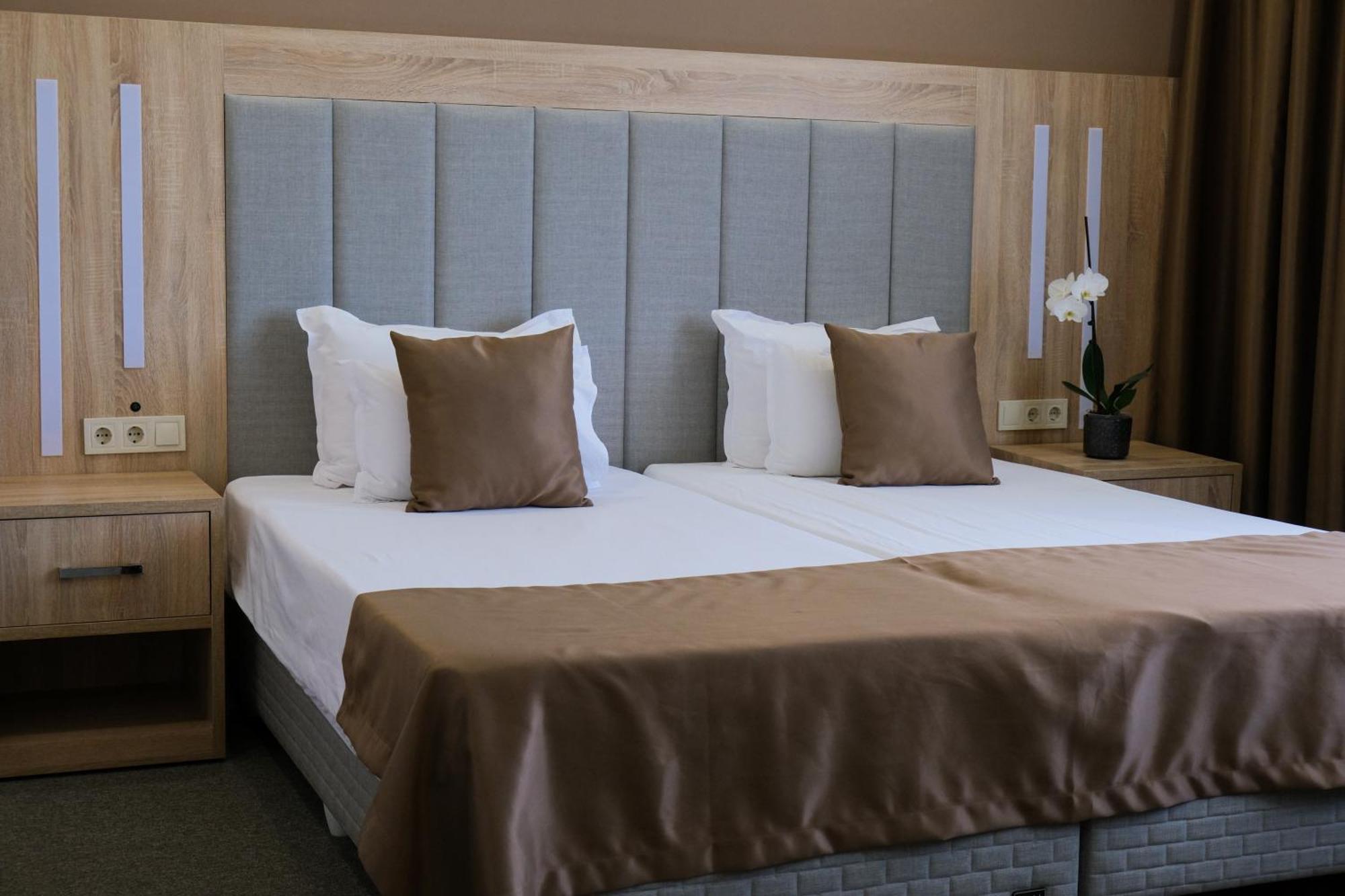 Sps Hotel Plovdiv Ngoại thất bức ảnh