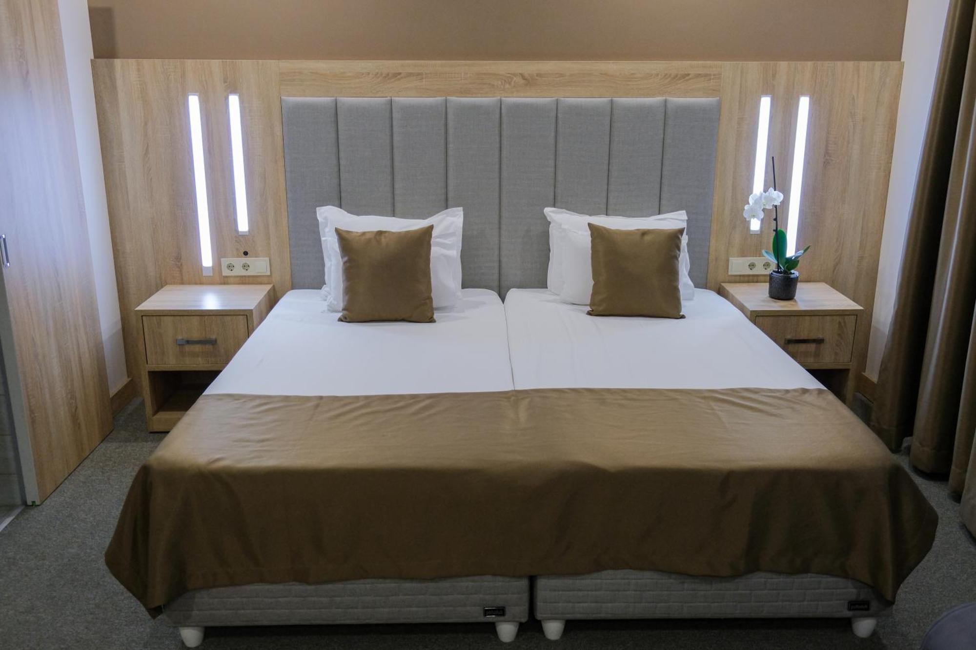 Sps Hotel Plovdiv Ngoại thất bức ảnh